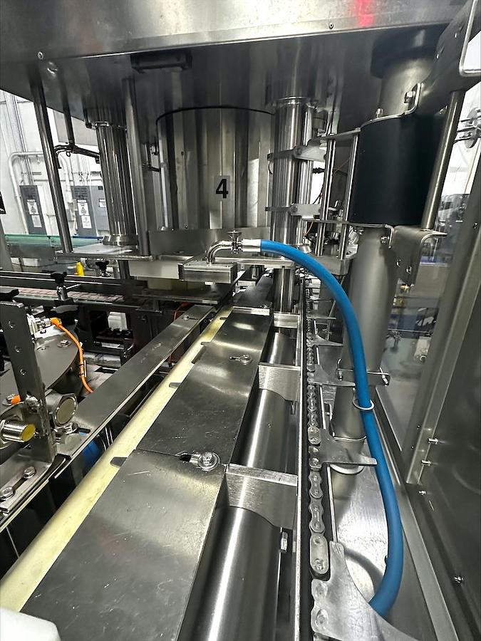 Used CFT 20 valve Can Filler / 4 Head Can Seamer, Model 2000/4L, year 2021