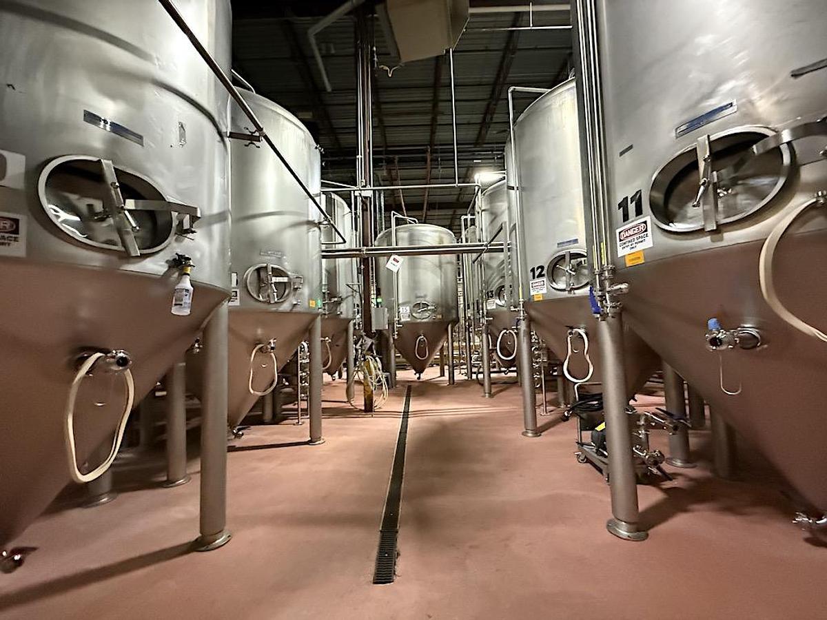 Used Paul Mueller 3900 Gallon Jacketed Fermentation Tank