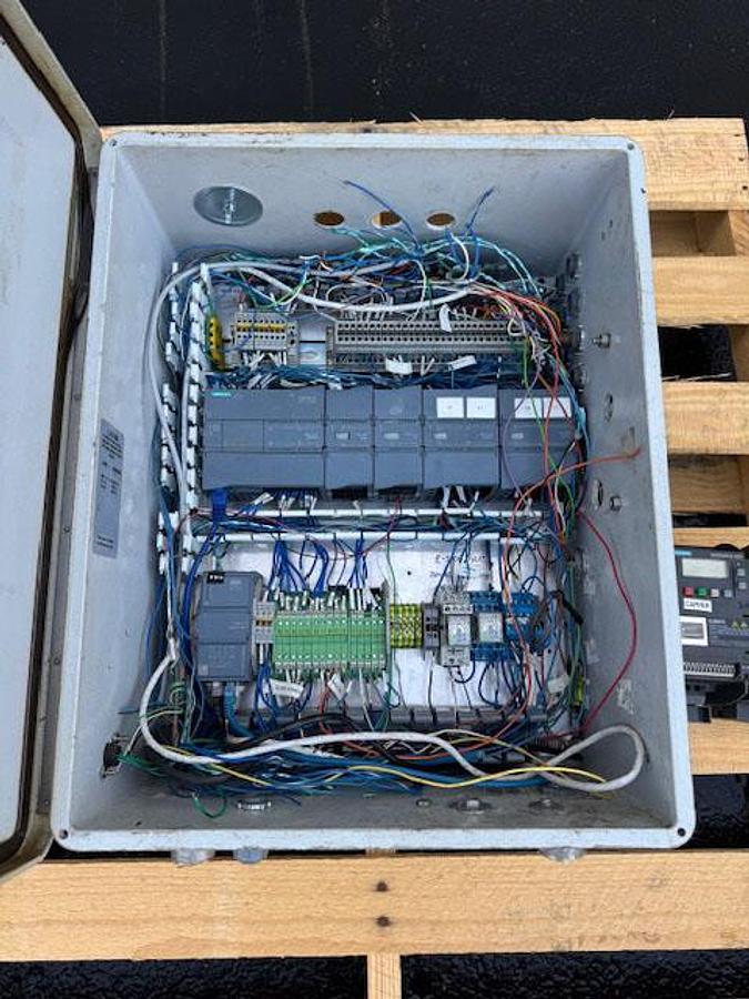 Used Alcoa 4-Head Freestanding Plastic Screw Capper