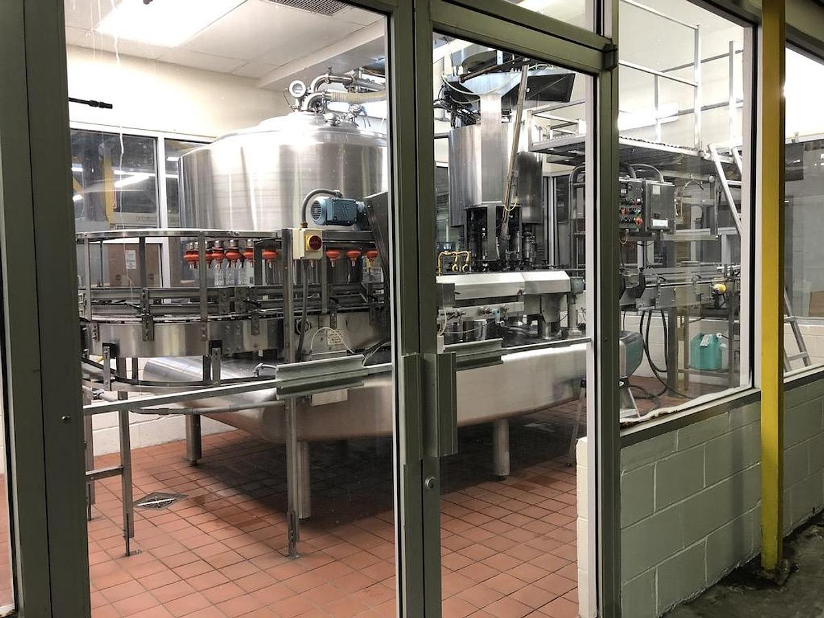 Used Federal Bottle Filler model 42/14 with IPEC Plastic Screw Capper