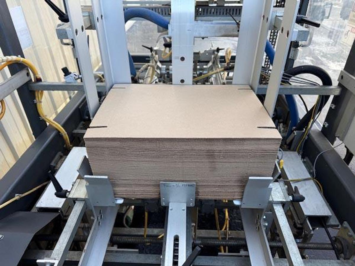 Used iPak Fully Automatic Tray Former, Model TF-200Q Tray Former