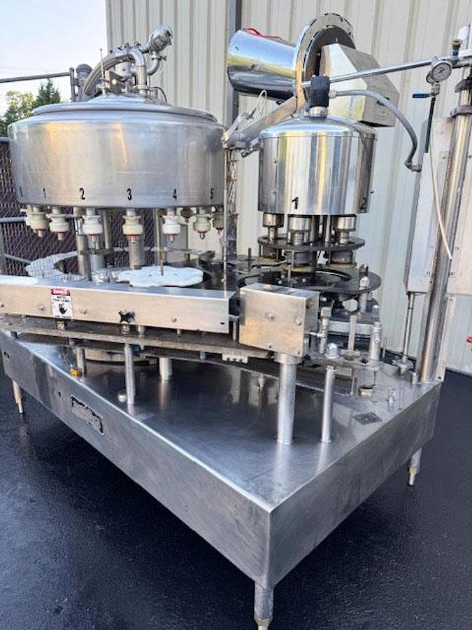 Used FOGG 18 Valve Bottle Filler with 5 head Plastic Screw Capper