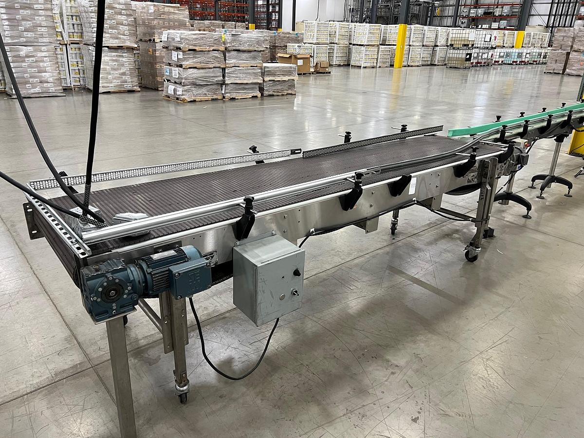 Used Garvey Accumulation / Feed Table