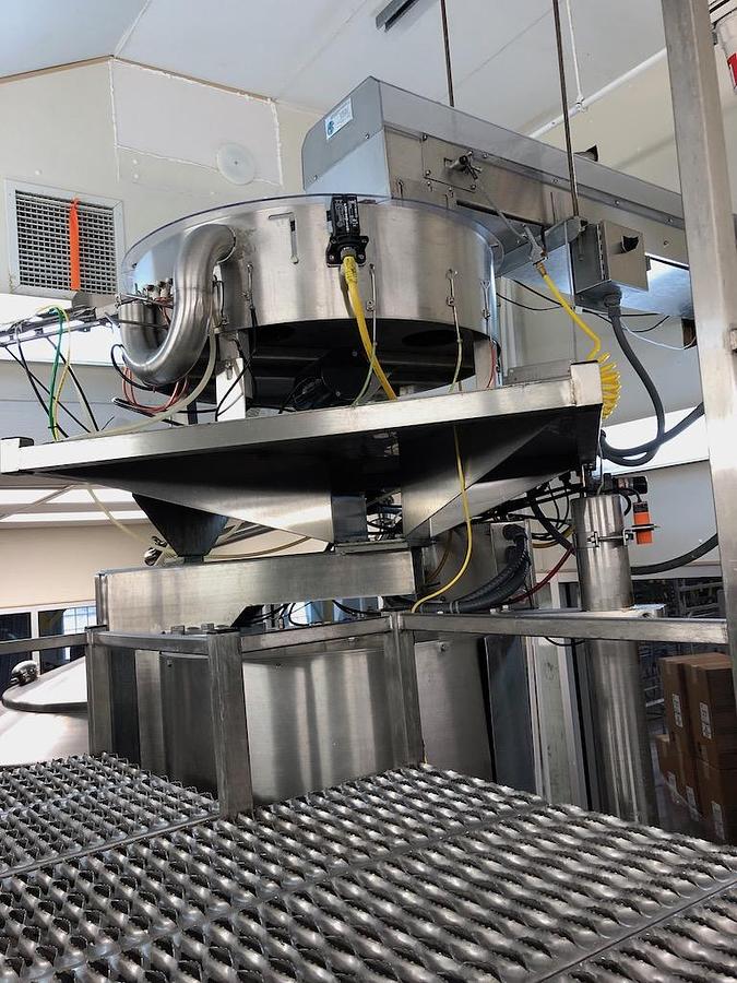 Used Federal Bottle Filler model 42/14 with IPEC Plastic Screw Capper