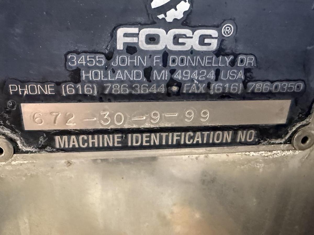 Used FOGG 30 Valve Bottle Filler with 10 head Plastic Screw Capper set on 38mm screw cap – Gallon Pitch