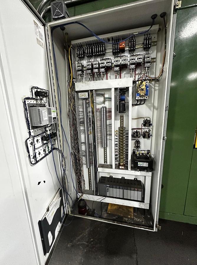 Used Columbia Case Palletizer, Low Level Model FL150