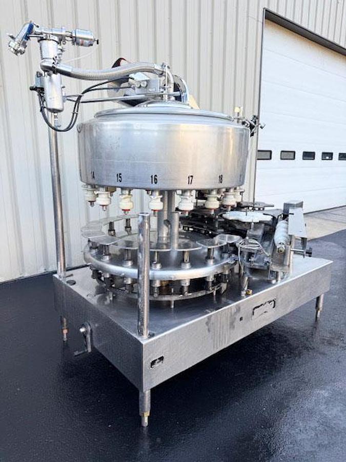 Used FOGG 18 Valve Bottle Filler with 5 head Plastic Screw Capper
