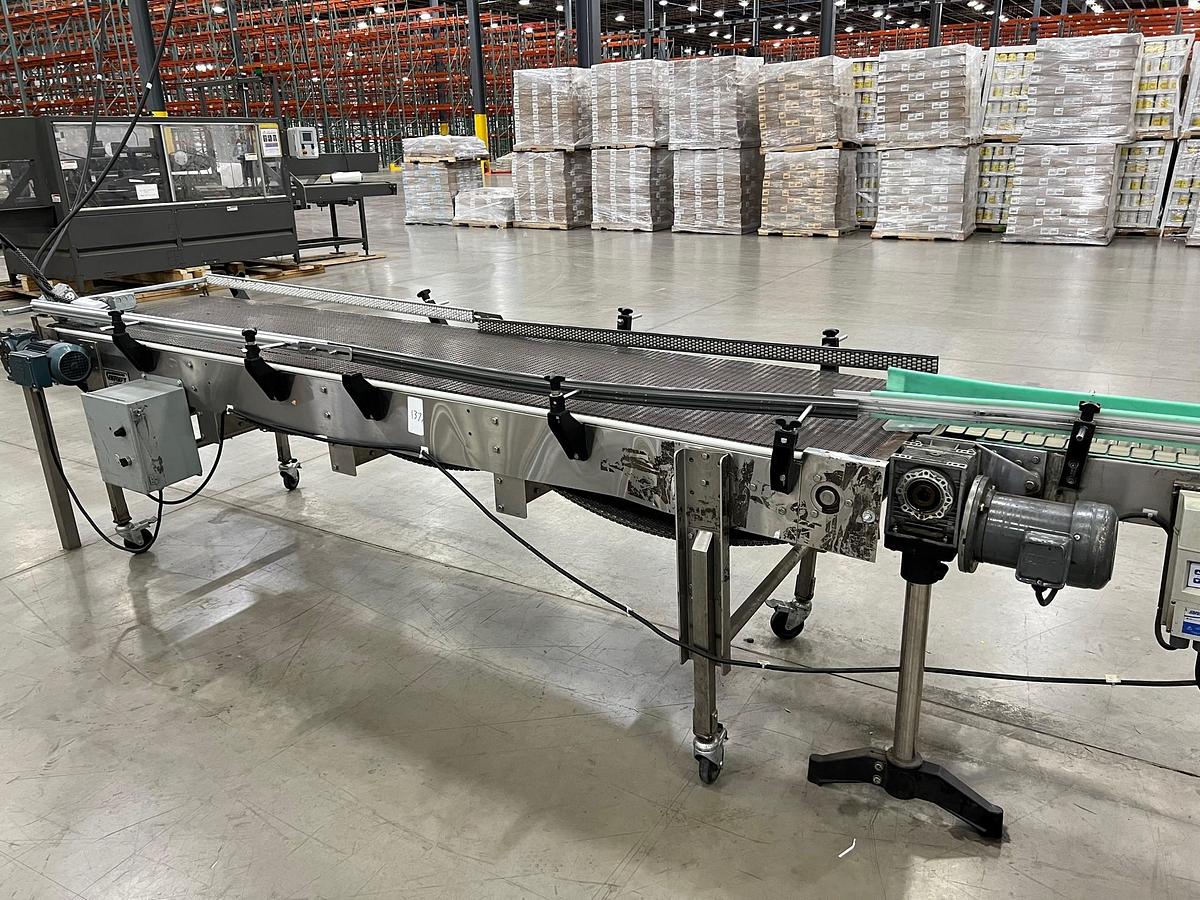 Used Garvey Accumulation / Feed Table