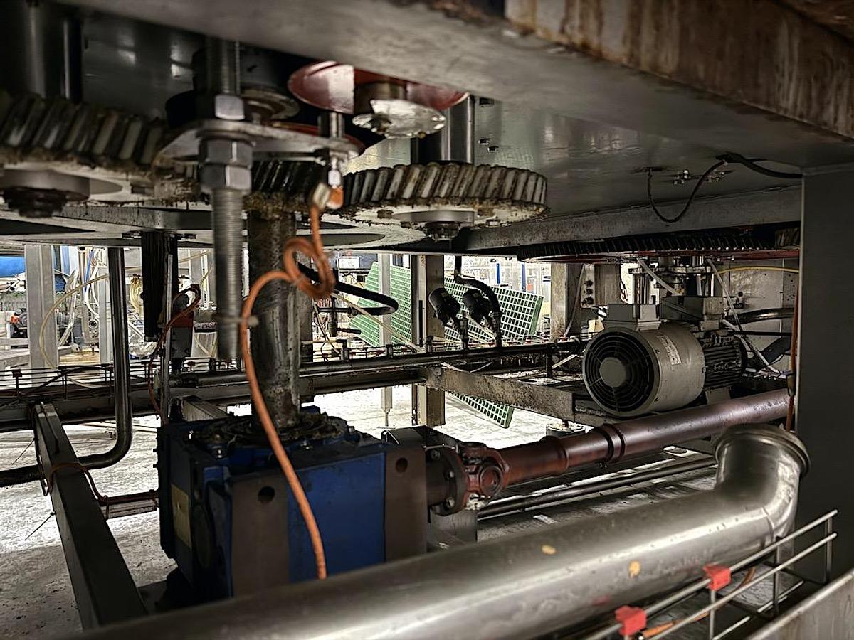 Used CFT Rinser - Filler with AROL Crowner Tri-Block Bottling Machine, Year 2016