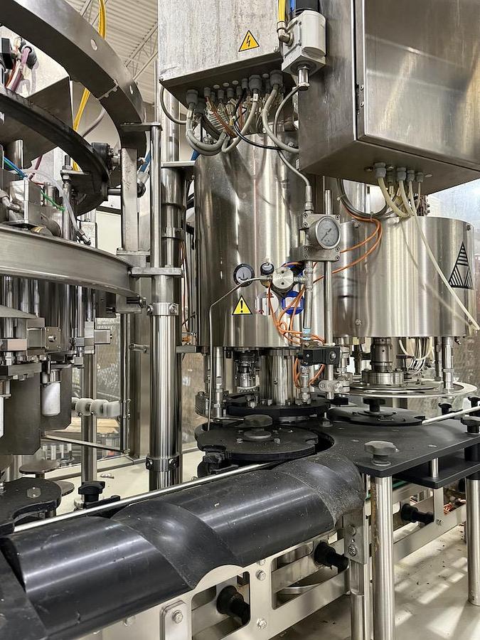 Used CFT Rinser - Filler with AROL Crowner Tri-Block Bottling Machine, Year 2016