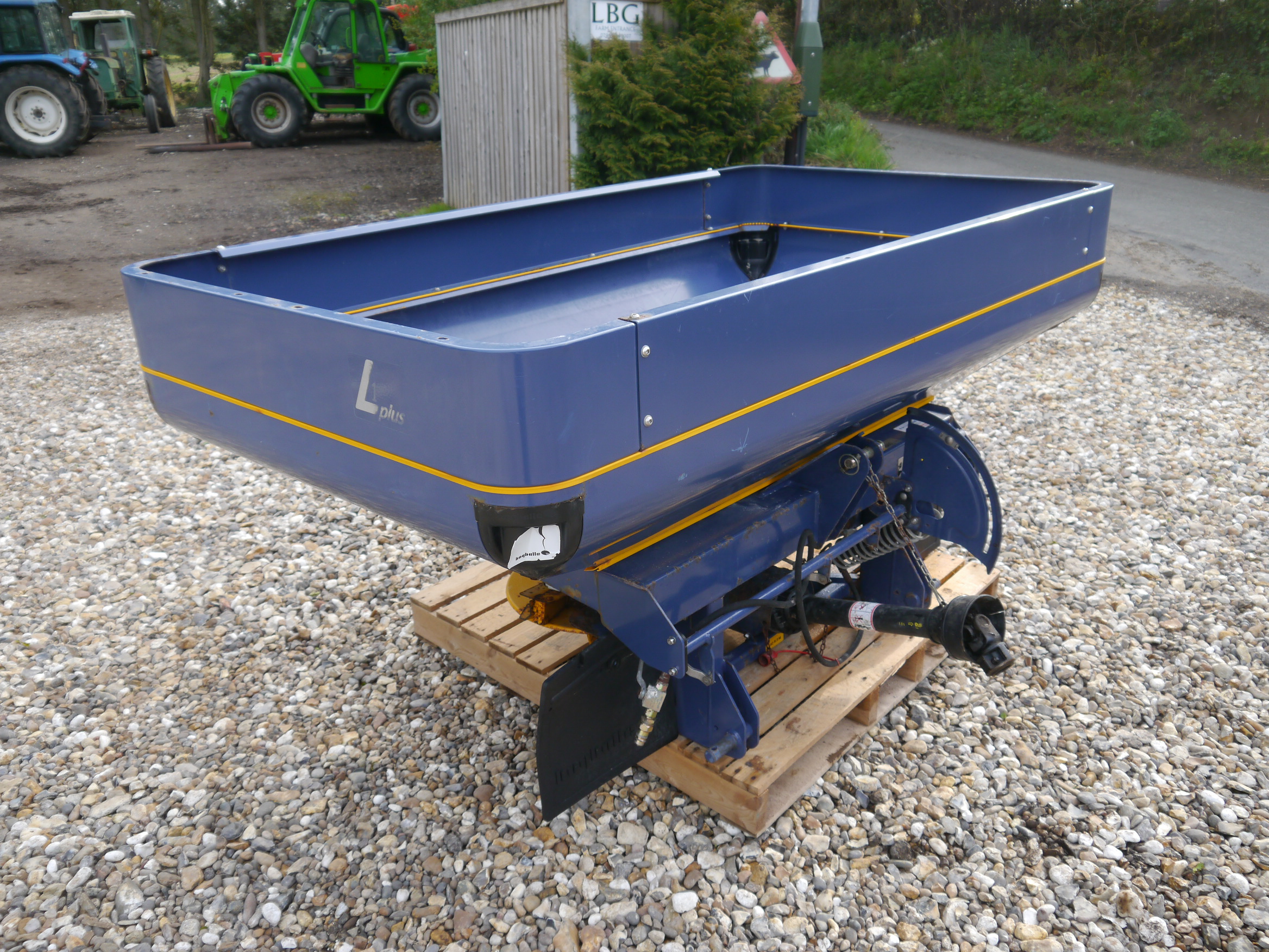 Used KRM L1 Plus Fertiliser Spreader