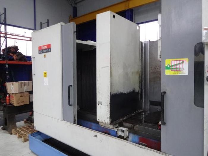 Utilisé 2003 MAZAK VTC 300 C-II centre d'usinage vertical