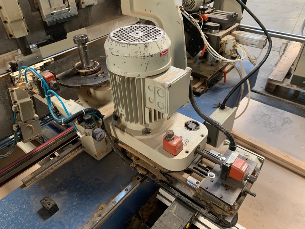 Ricondizionato 2004 Squadratrice doppia, marca Friulmac modello Idramat