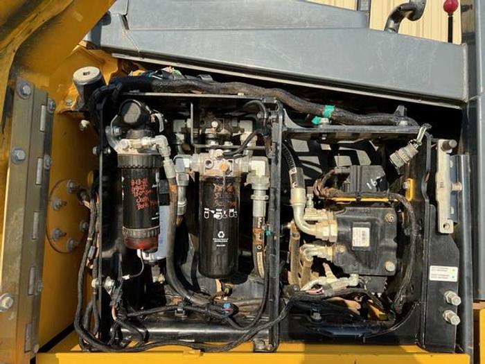 Used 2014 CAT 700K XLT