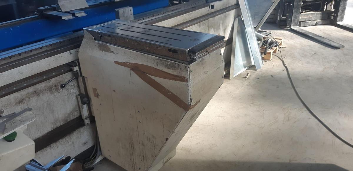 Usato Pressa Piegatrice TRUMPF V230 – 3000×230 Ton