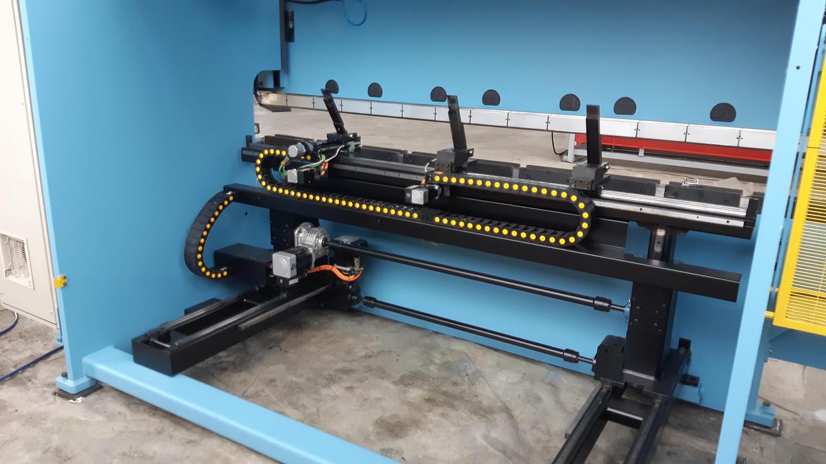 Usato Pressa Piegatrice COLGAR 3000×100 Ton