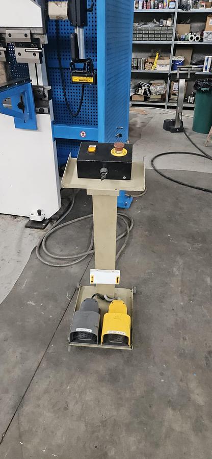 Usato PRESSA PIEGATRICE AM MACHINERY