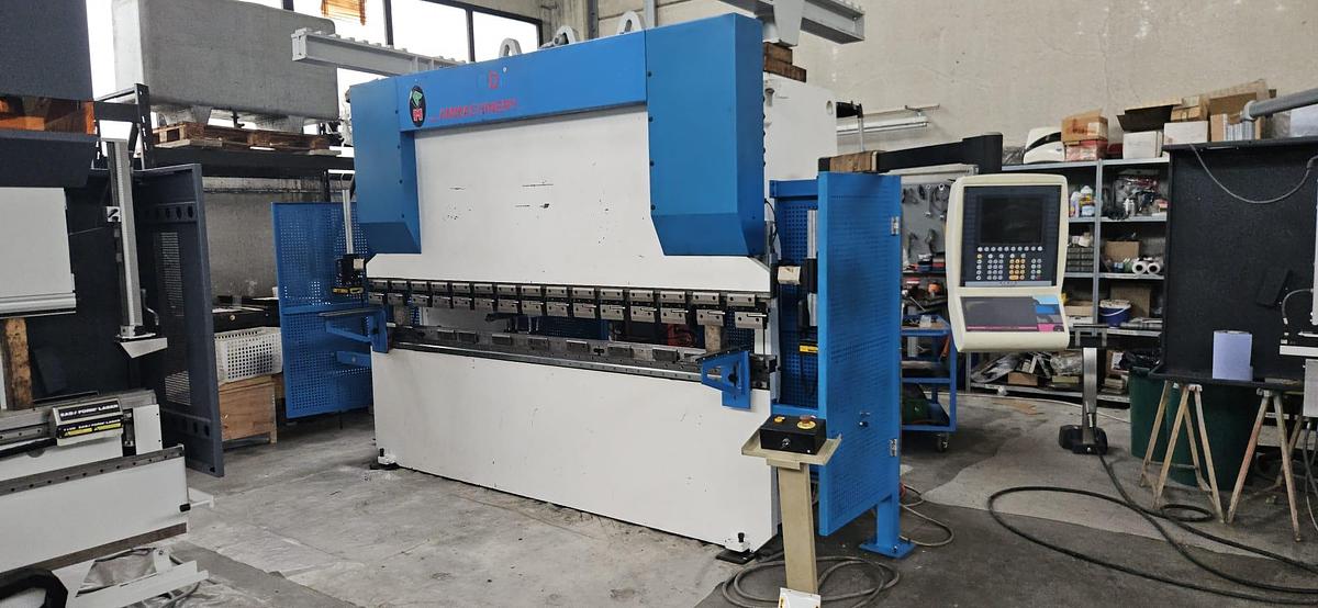 Usato PRESSA PIEGATRICE AM MACHINERY