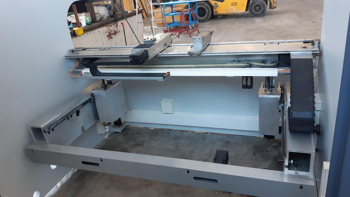 Usato Pressa Piegatrice LVD PPEB-8 80/25