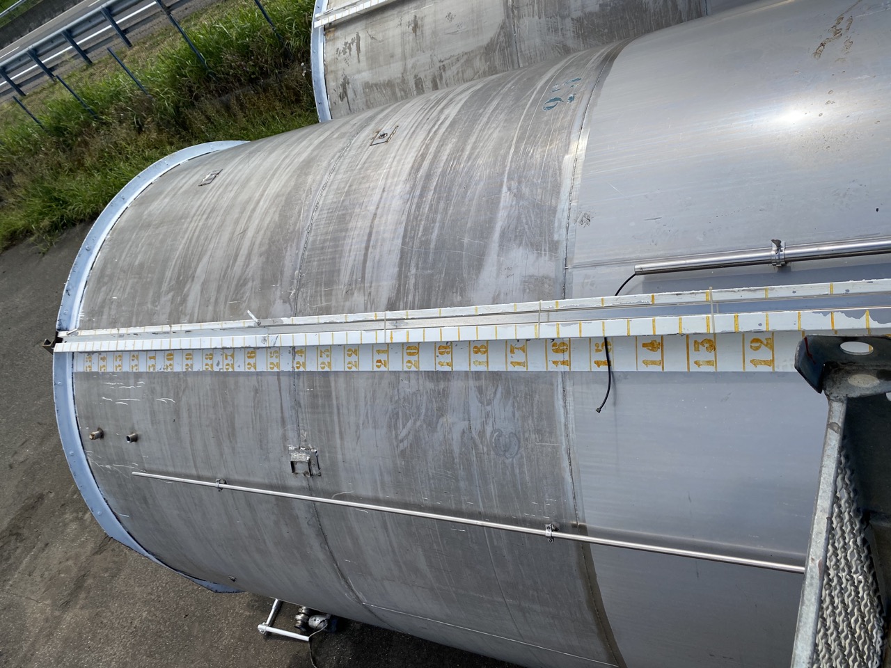 Used 36000 lt tank with mixer