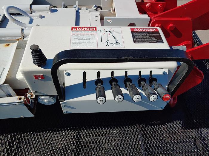 Used Terex Commander C4047 Digger Derrick on 2016 Freightliner M2 106 Reg Cab Utility Truck – G2173