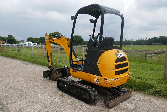 Used 2015 JCB 8018 CTS