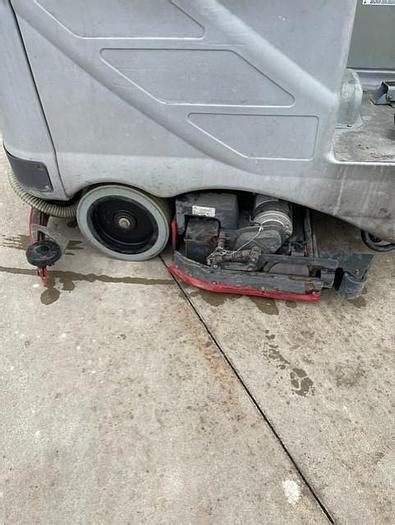 Used 2016 ADVANCE X3520C RIDER FLOOR SCRUBBER (CYLINDRICAL) (BATTERY)