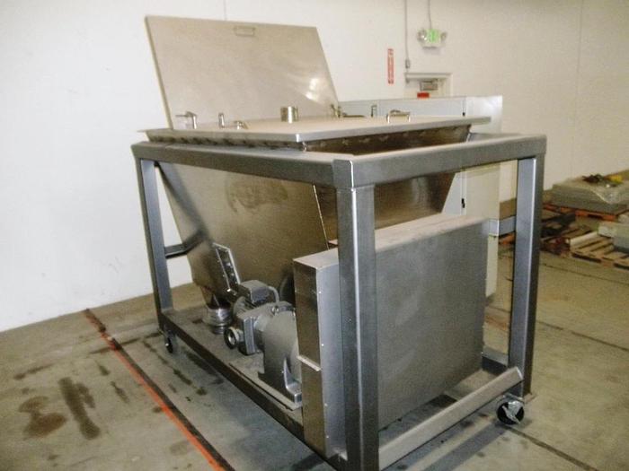 Unused Hopper, 50 CF, S/st, 6' x 4' x 4.5', Auger, Agitator, #C741914