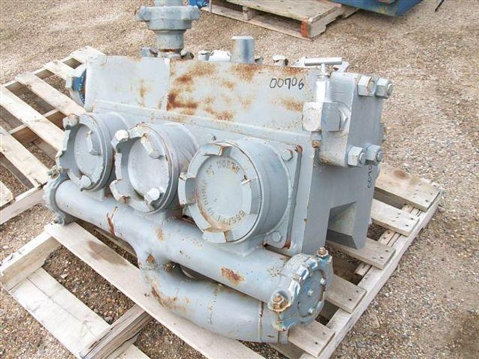 Used Western Roughrider RR1000 Triplex Frac/Mud Pump Fluid End