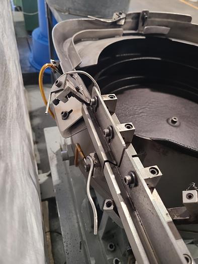 Used  Draft - Mid - West Feeder Rodix Feeder Cube Plus Series