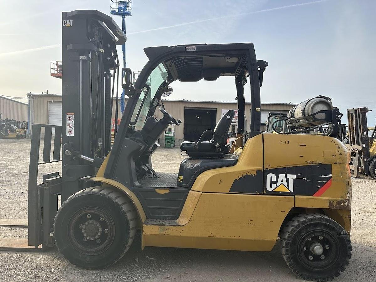 Used 2017 CATERPILLAR GP55N1