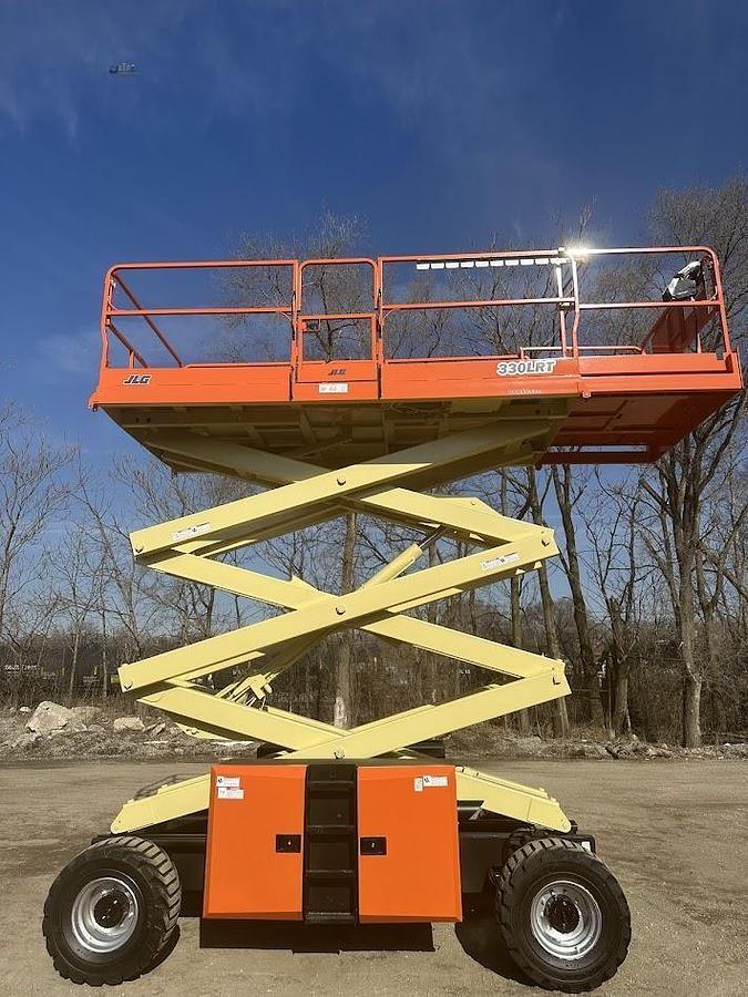 Used 2018 JLG 330LRT