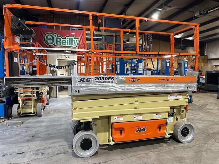 Used 2015 JLG 2030ES