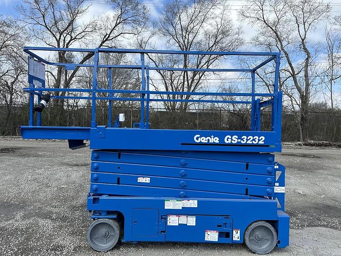 Used 2015 GENIE GS-3232