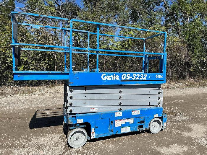 Used 2013 GENIE GS3232