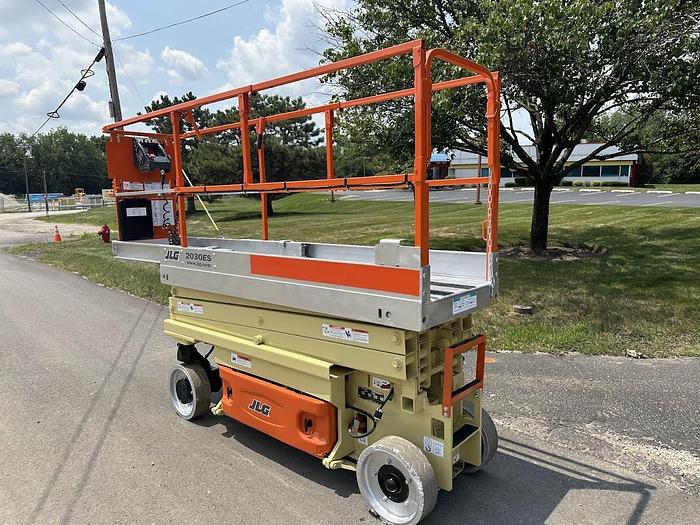 Used 2014 JLG 2030ES