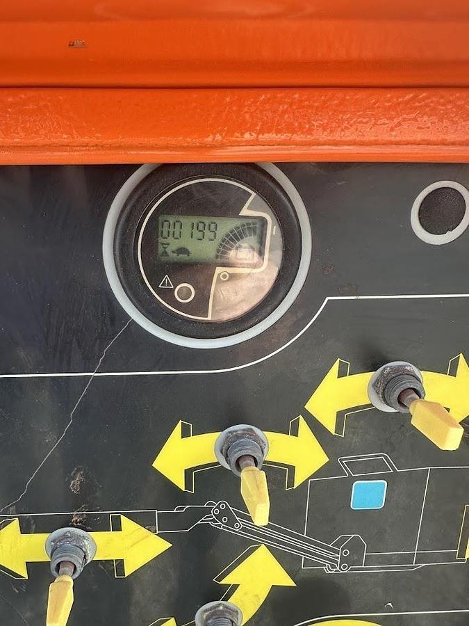 Used 2013 JLG E300AJP