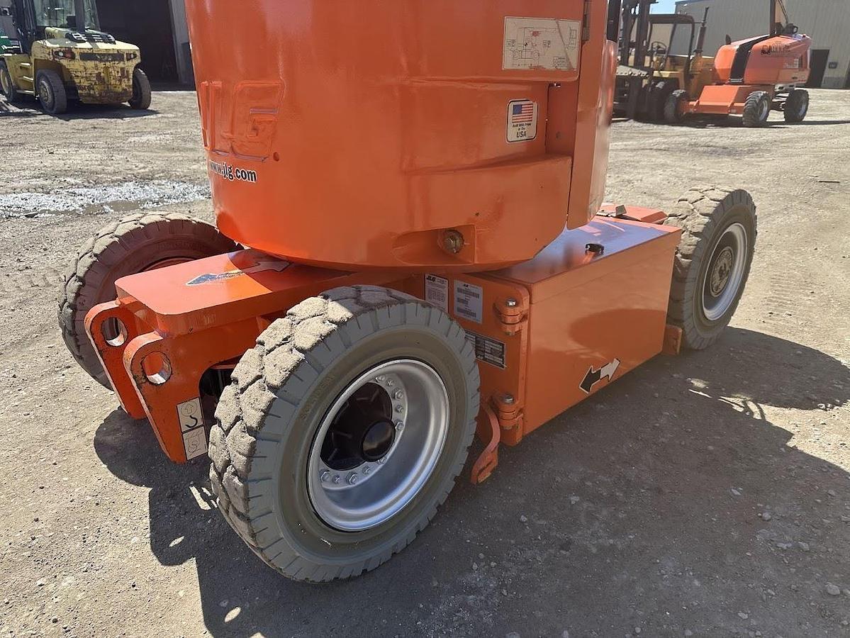 Used 2016 JLG E300AJ