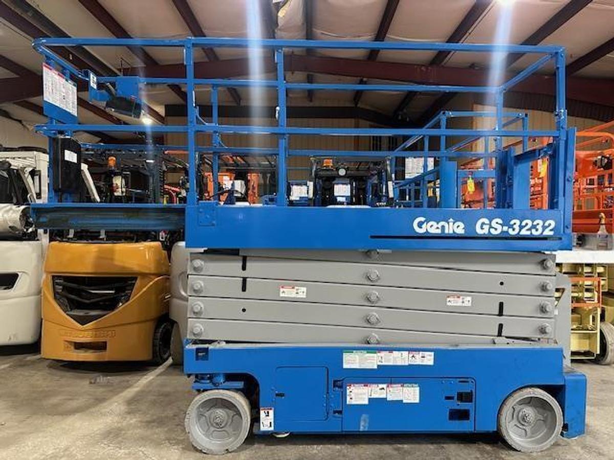 Used 2016 GENIE GS3232