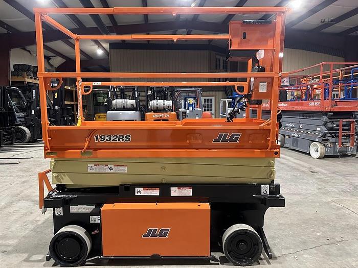 Used 2015 JLG 1932RS