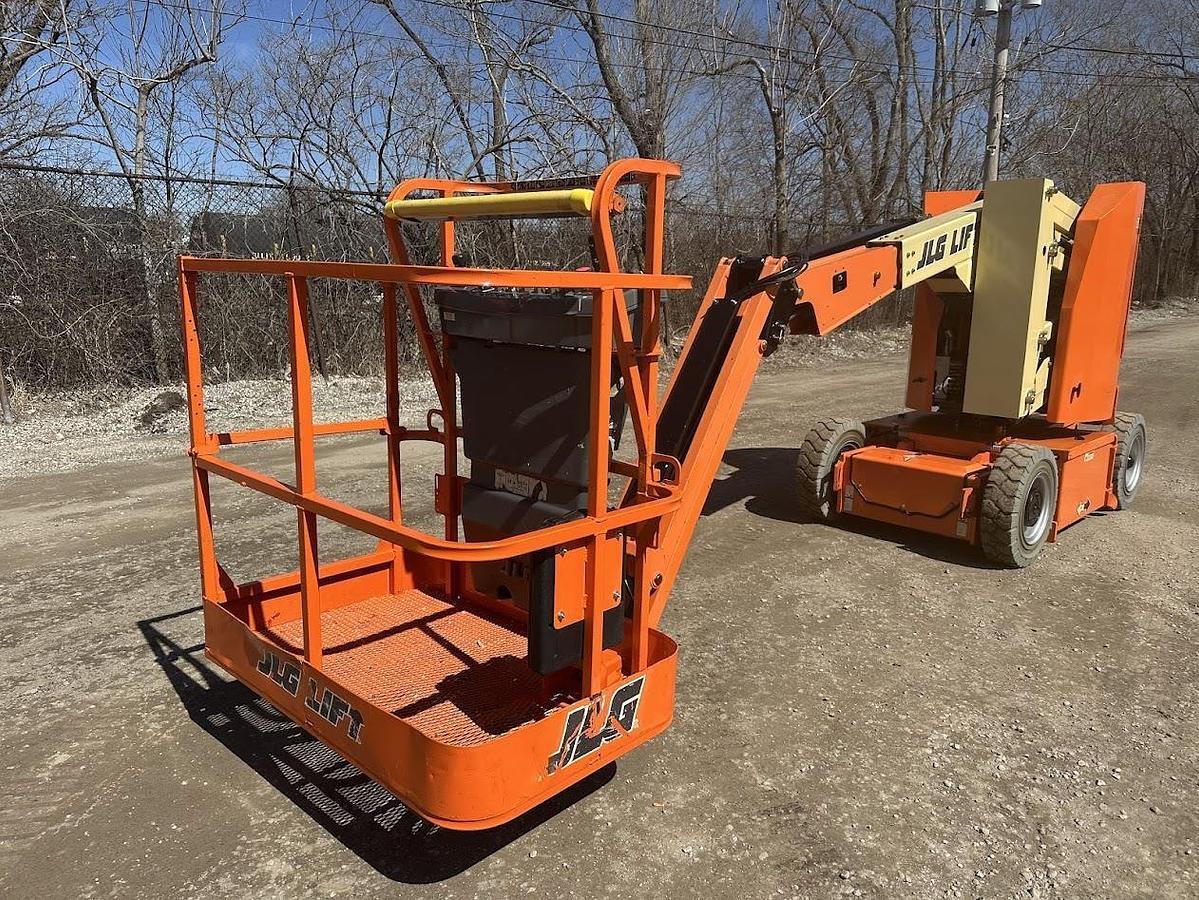 Used 2016 JLG E300AJ