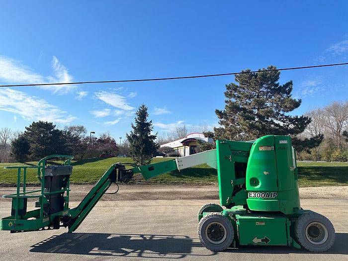 Used 2012 JLG E300AJP