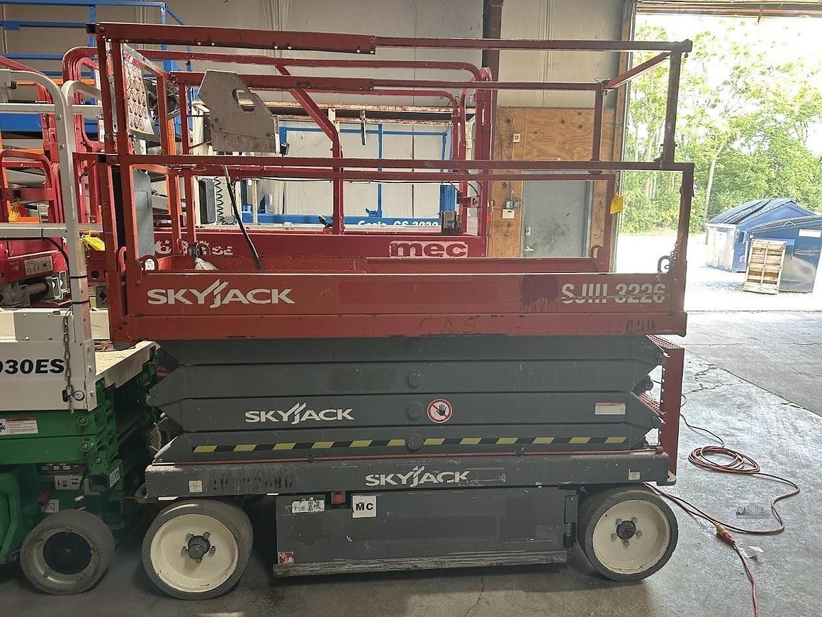 Used 2017 SKYJACK SJII3226