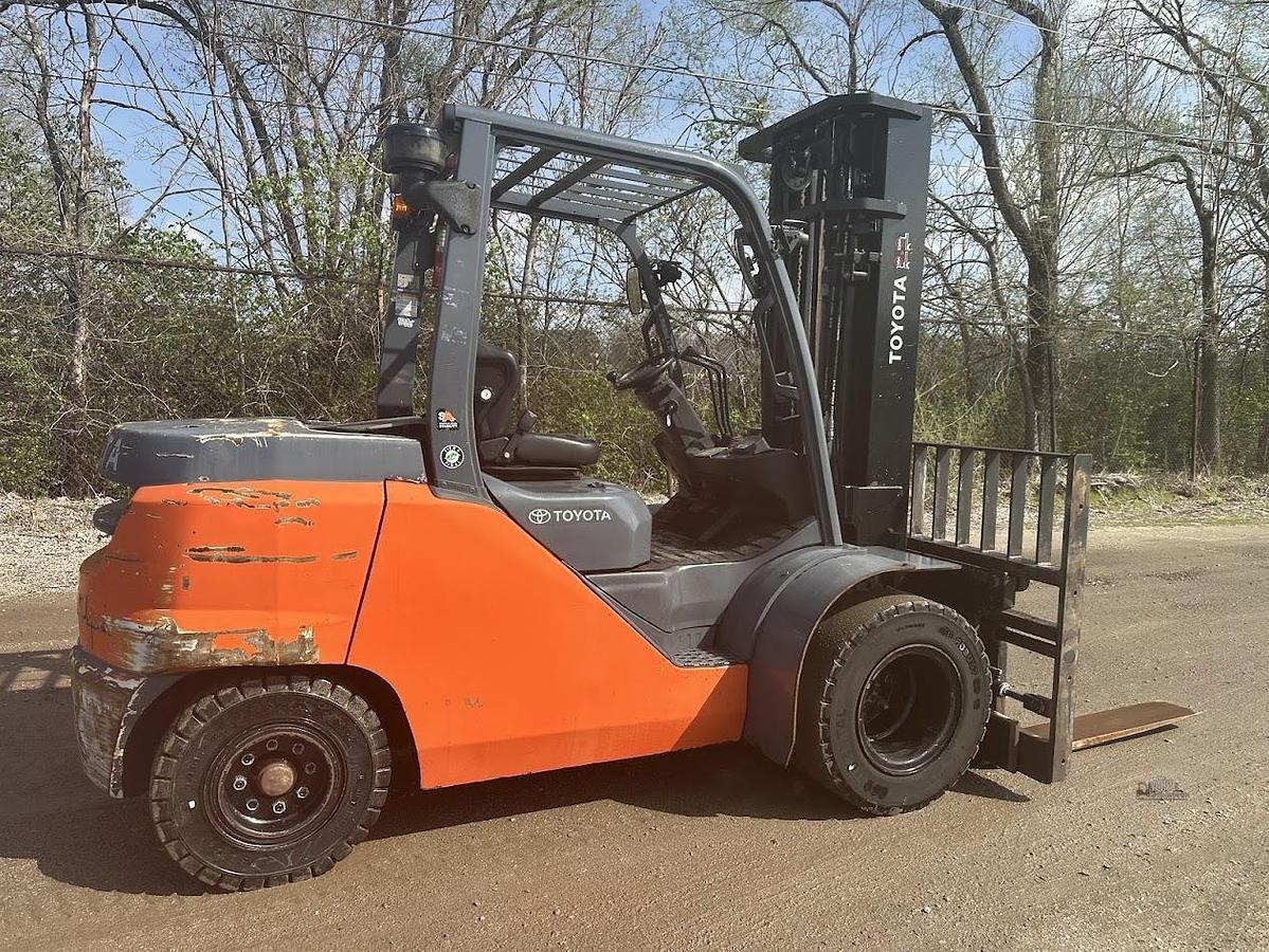 Used 2017 TOYOTA 8FD45U