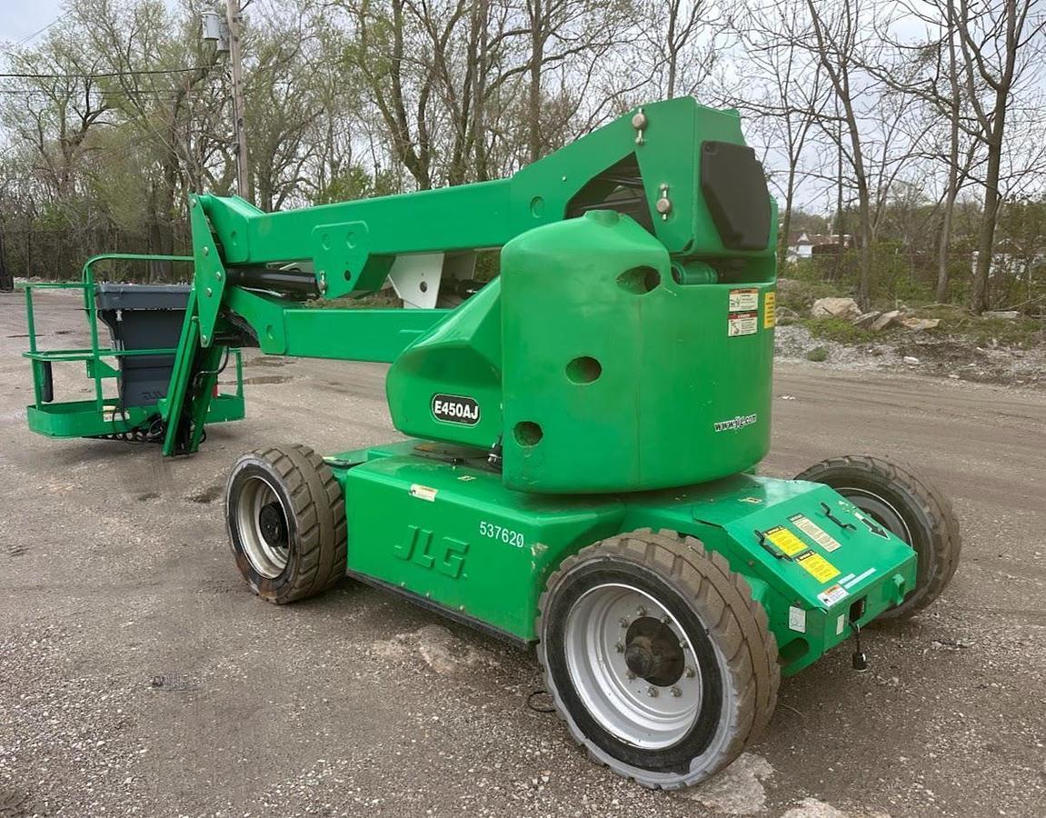 Used 2013 JLG E450AJ