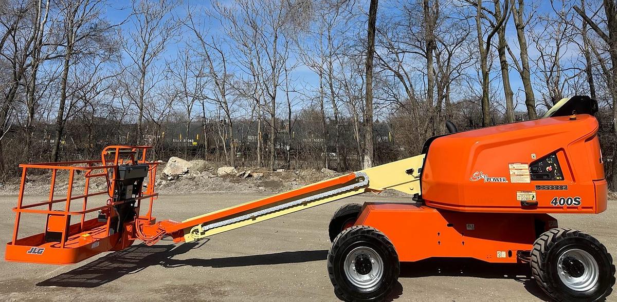 Used 2016 JLG 400S