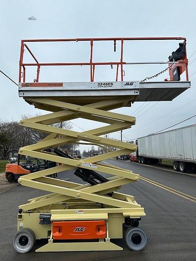 Used 2013 JLG 3246ES