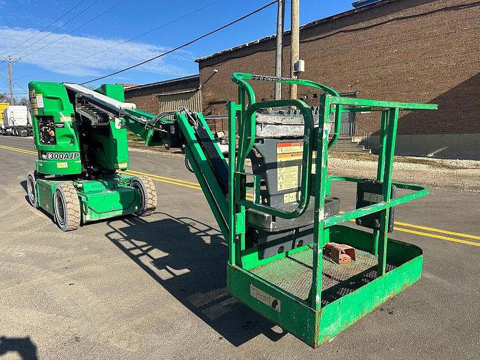 Used 2012 JLG E300AJP