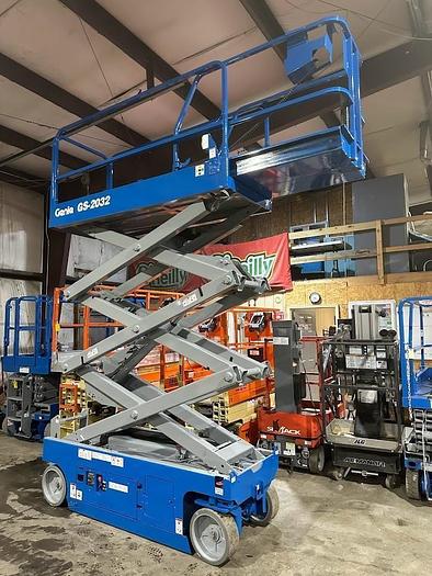 Used 2015 GENIE GS2032