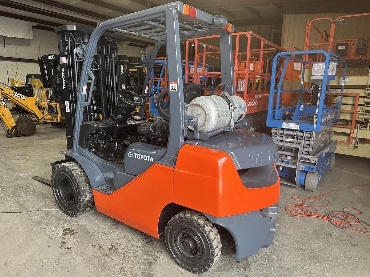 Used 2019 TOYOTA 8FGU25